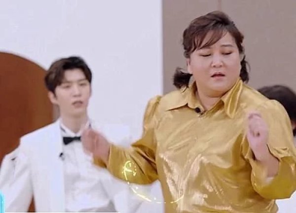 突发大瓜！曝贾玲秘密生子孩子父亲是范丞丞男方发声回应