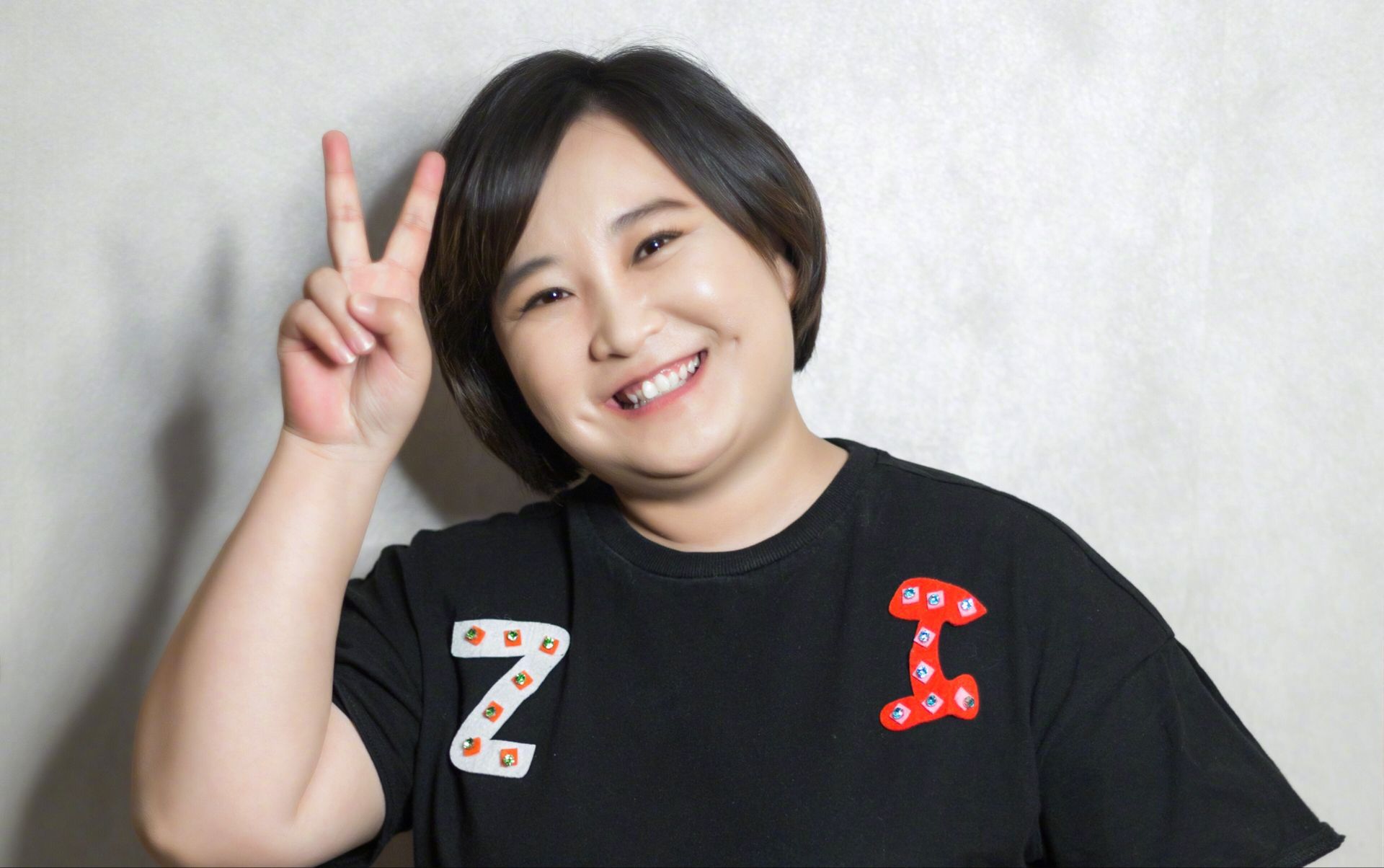 贾玲“整容式”近照曝光暴瘦100斤颜值逆天我真笑不出来